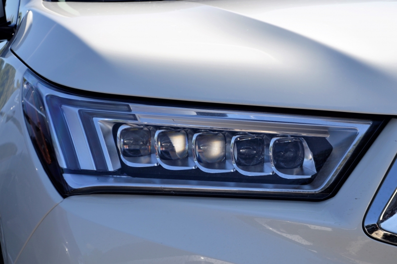 moto-MALAUSSENE-min_acura-headlamp-2834131